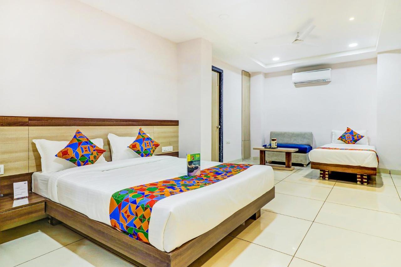 Fabhotel Pishori Inn Индаур Экстерьер фото