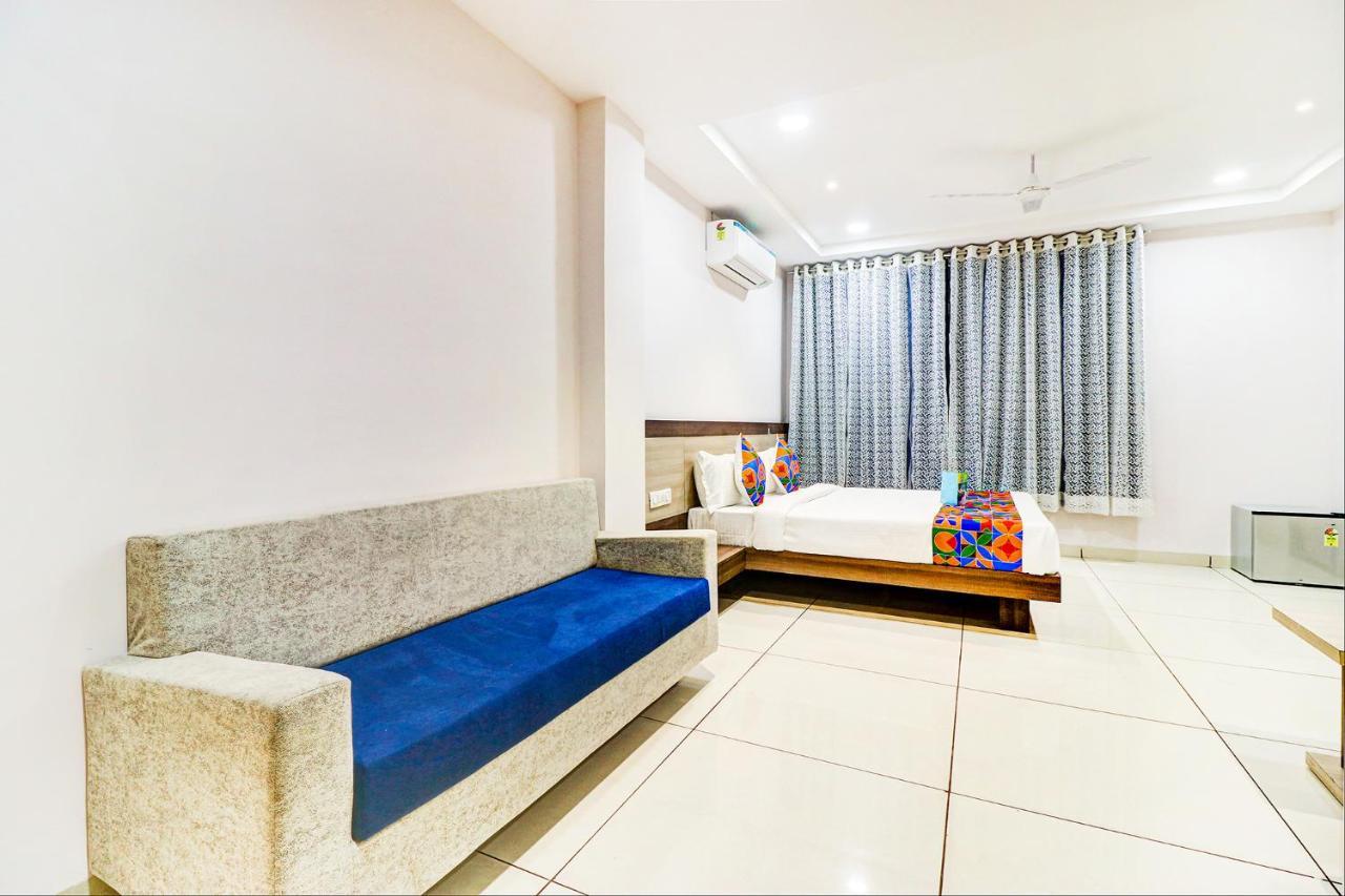 Fabhotel Pishori Inn Индаур Экстерьер фото